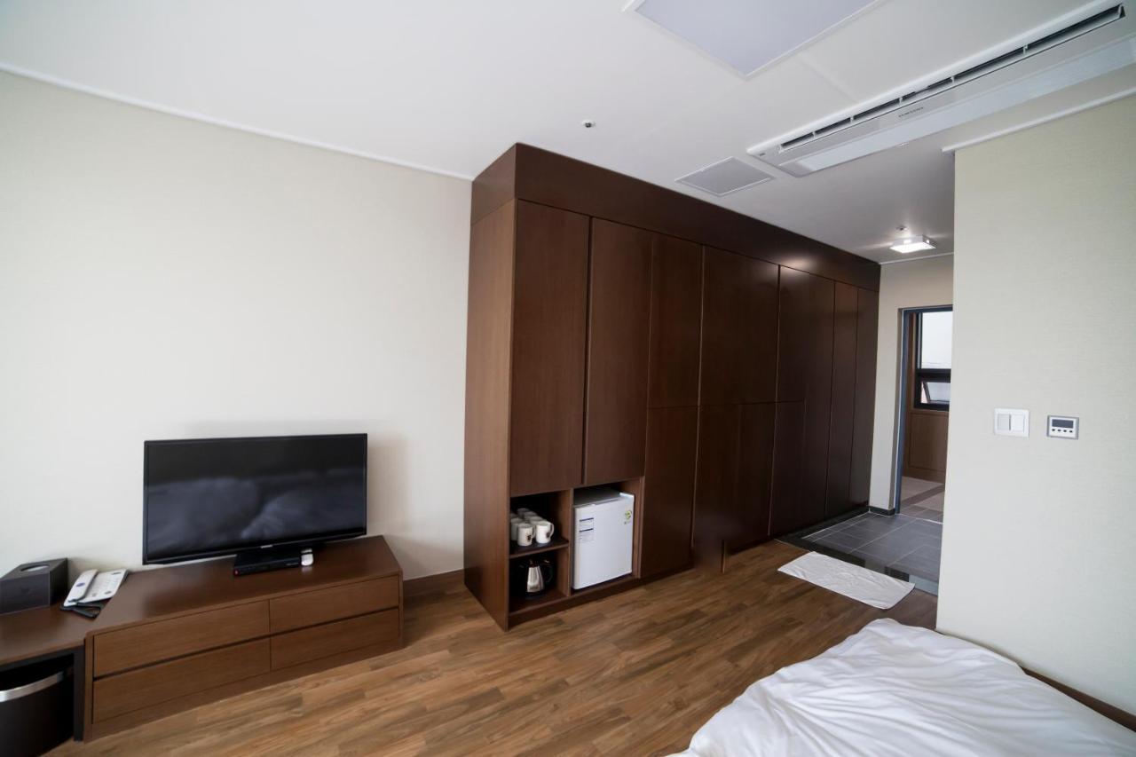 Dongwon Youthhostel Тхонйон Екстер'єр фото
