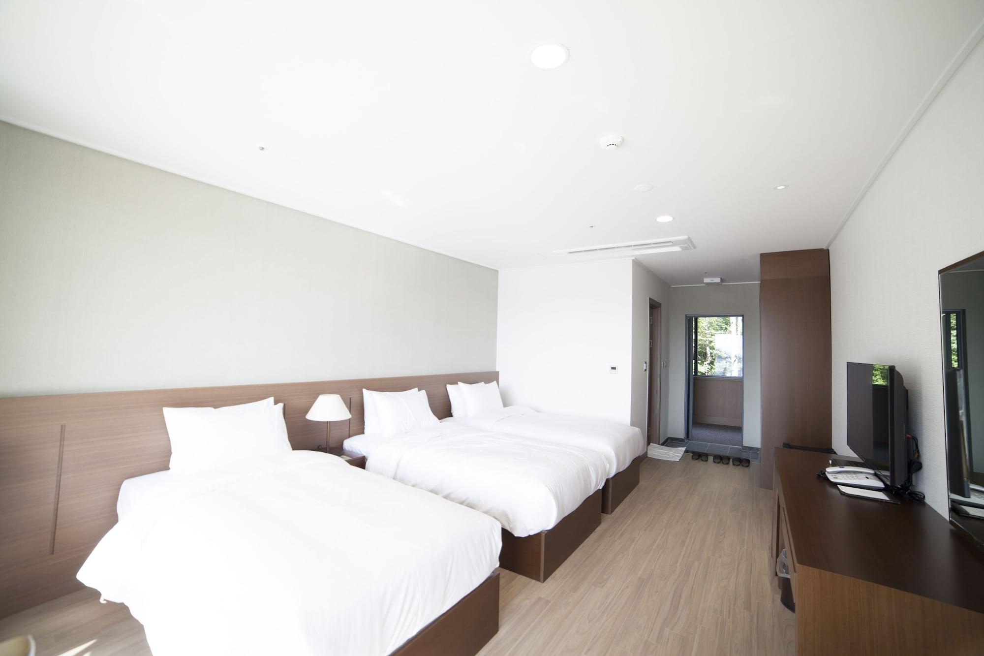 Dongwon Youthhostel Тхонйон Екстер'єр фото