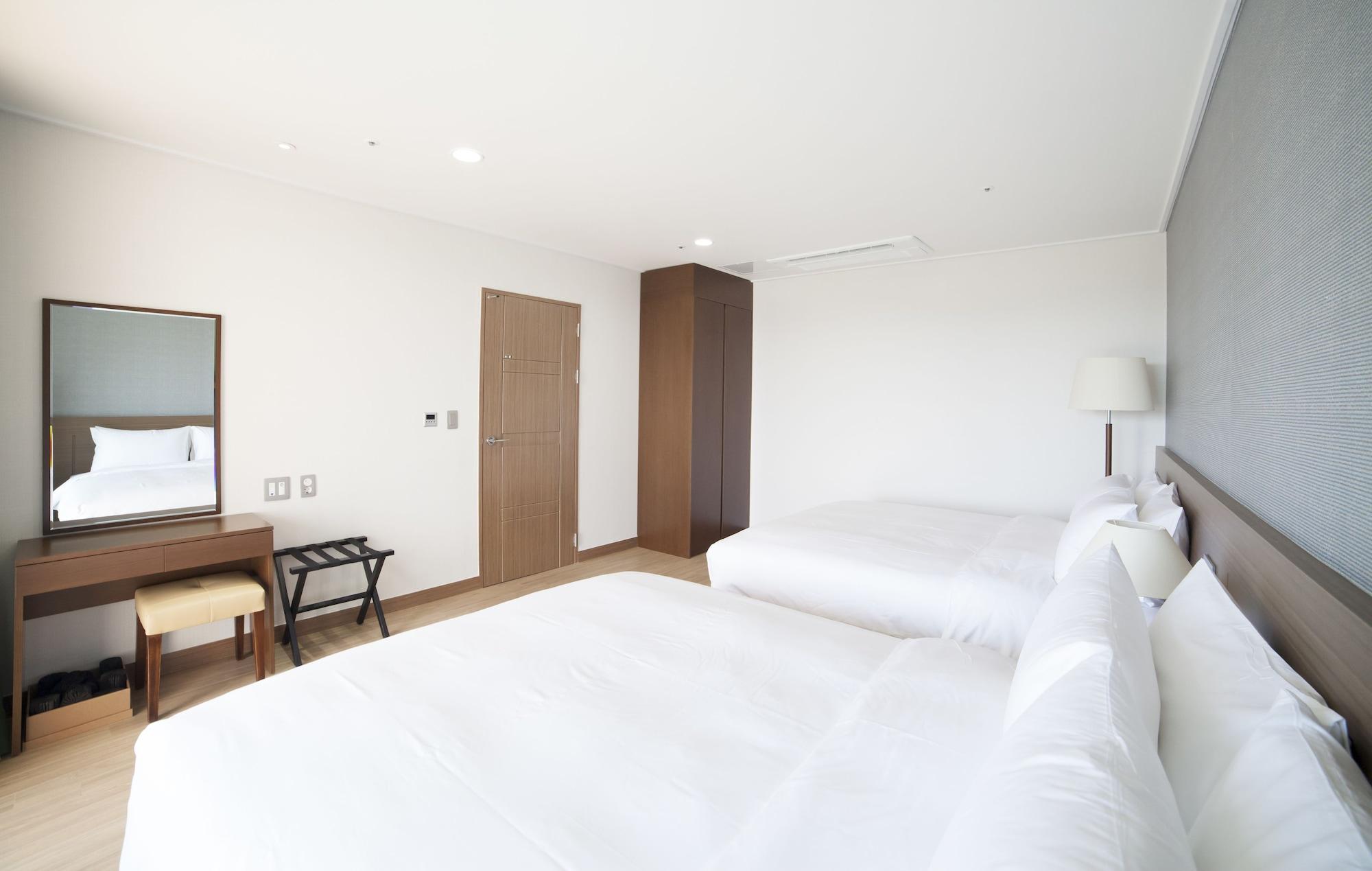 Dongwon Youthhostel Тхонйон Екстер'єр фото