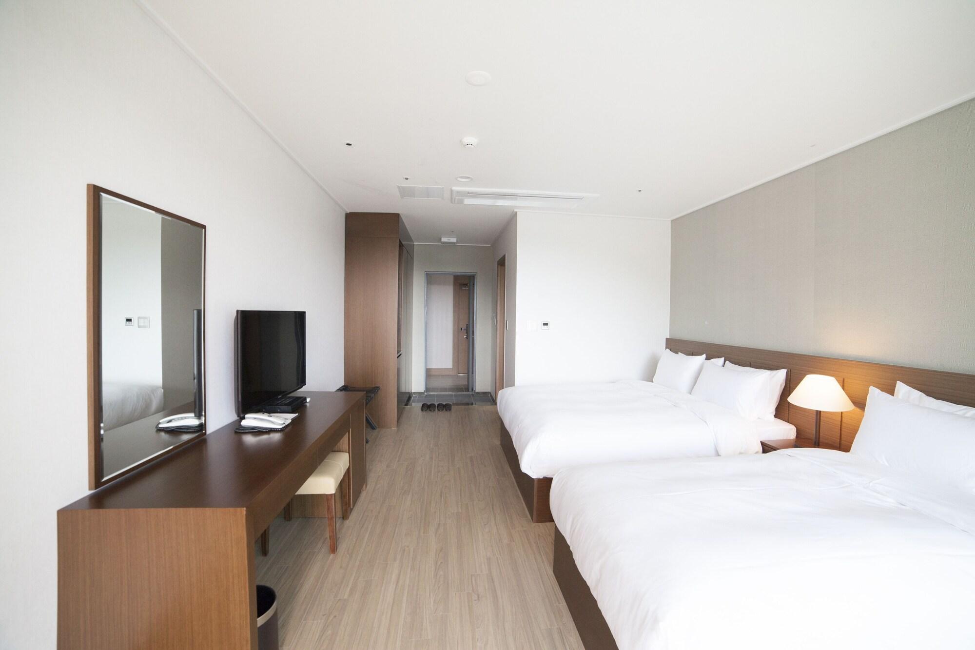 Dongwon Youthhostel Тхонйон Екстер'єр фото