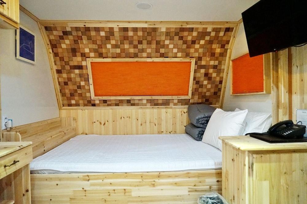 Dongwon Youthhostel Тхонйон Екстер'єр фото