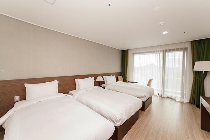 Dongwon Youthhostel Тхонйон Екстер'єр фото